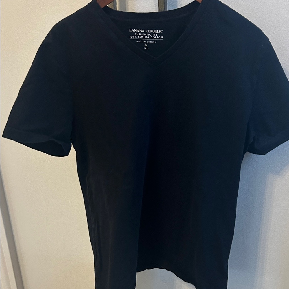 Banana Republic Men's Classic Black Tee